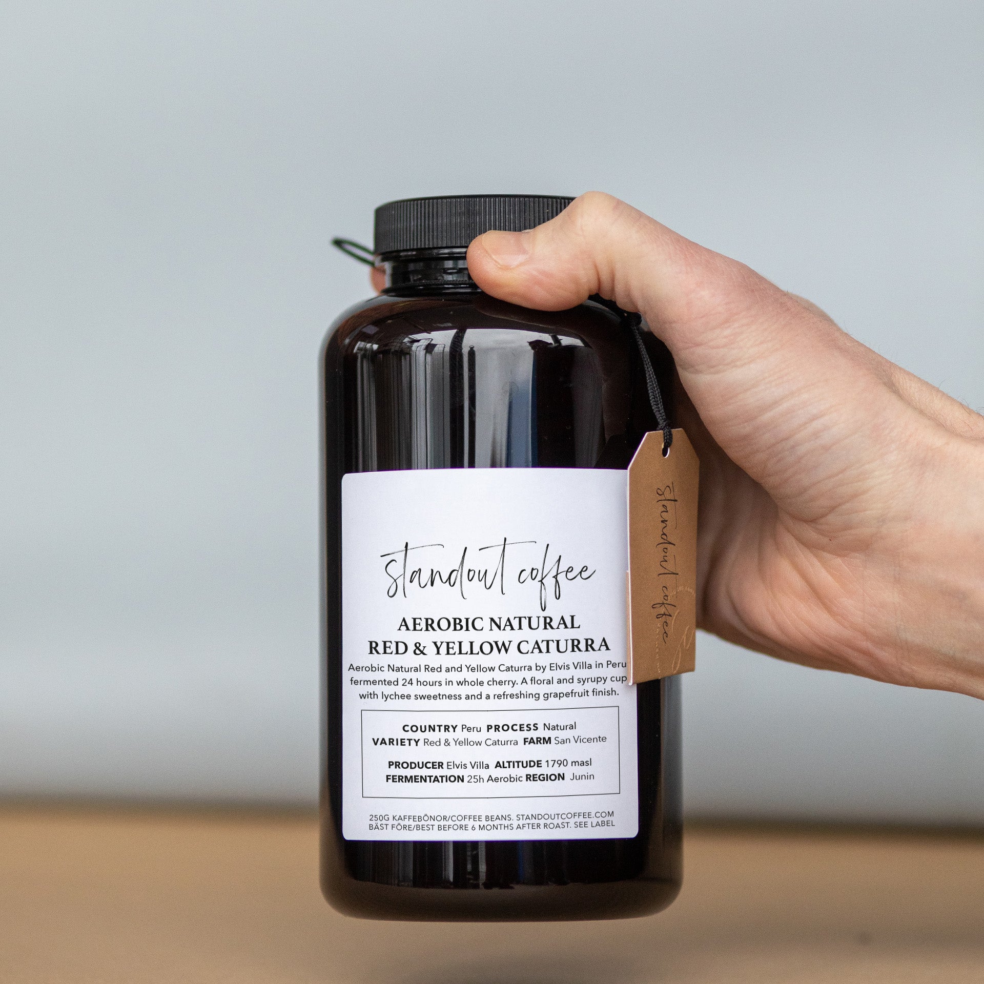 Aerobic Natural Red and Yellow Caturra – Elvis Villa, Peru from Standout Coffee AB